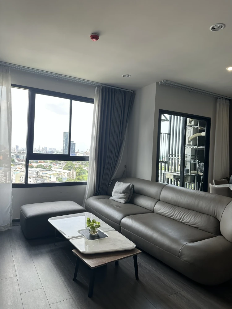 For rent!! Ideo Sukhumvit - Rama 4 Condo, 12A Floor, beautifully decorated. Reserve now and you'll regret it! Ready to move in! Don't miss out!!