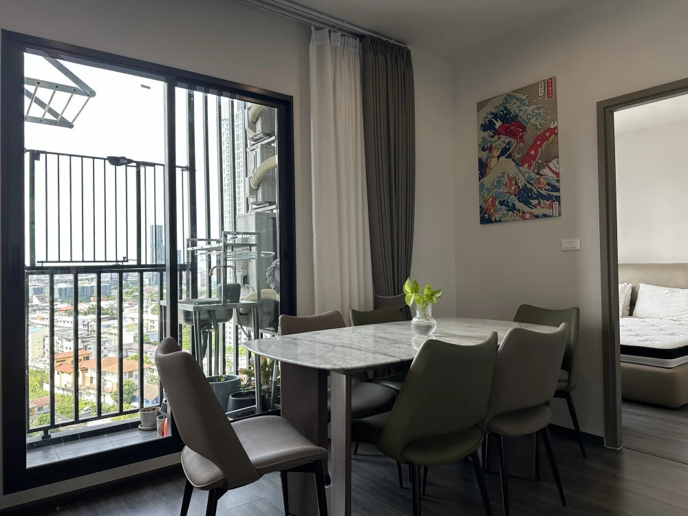 For rent!! Ideo Sukhumvit - Rama 4 Condo, 12A Floor, beautifully decorated. Reserve now and you'll regret it! Ready to move in! Don't miss out!!