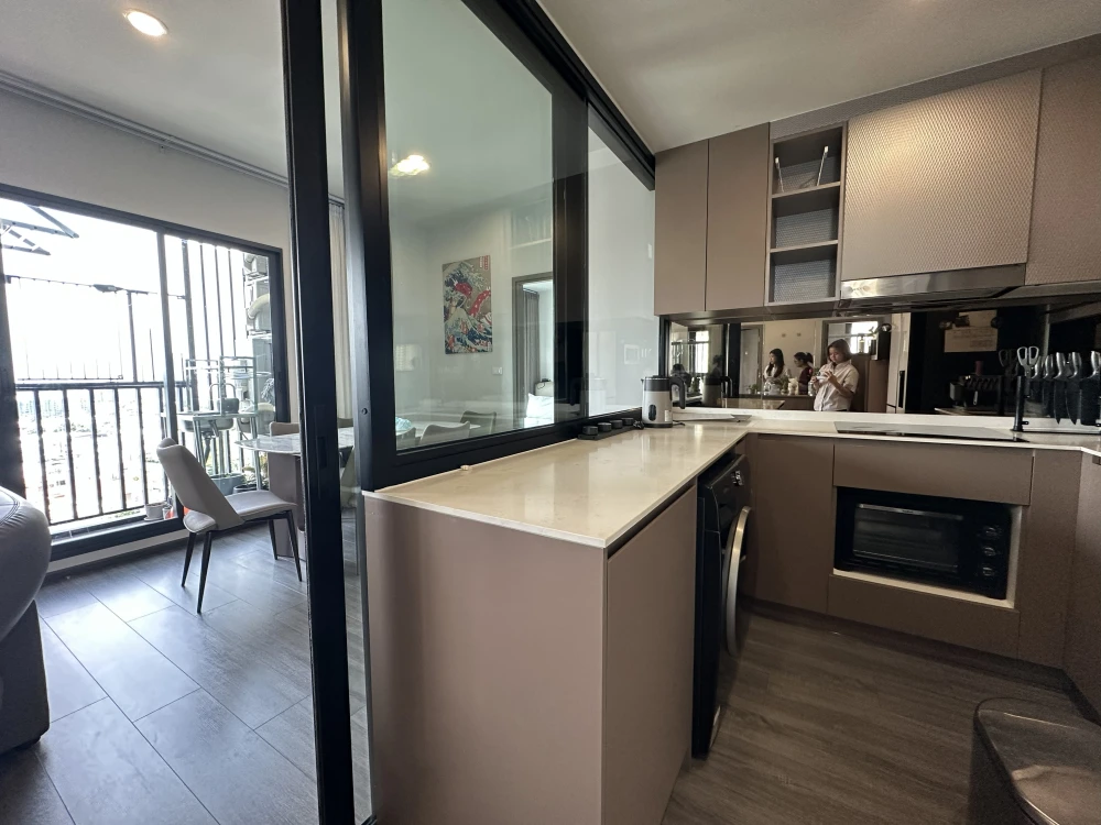 For rent!! Ideo Sukhumvit - Rama 4 Condo, 12A Floor, beautifully decorated. Reserve now and you'll regret it! Ready to move in! Don't miss out!!