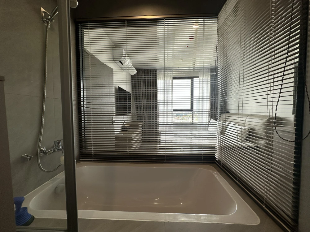 For rent!! Ideo Sukhumvit - Rama 4 Condo, 12A Floor, beautifully decorated. Reserve now and you'll regret it! Ready to move in! Don't miss out!!