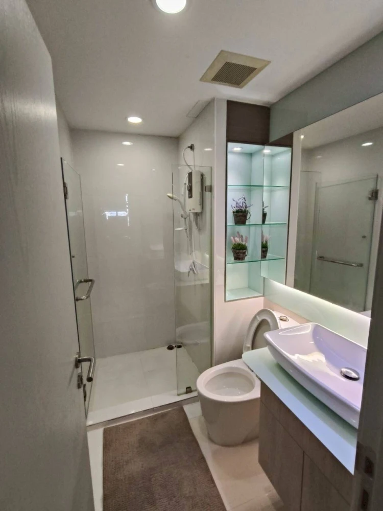 For rent!! Condo Ideo Mobi Charan-Interchange, 17th floor, North side, beautiful room, good location, convenient transportation, don't miss it!!