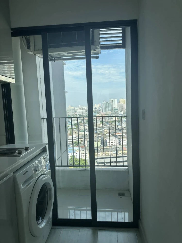Condo for rent, Ideo Mobi Sathorn-Taksin, beautiful pool view, convenient transportation, good location, worth investing, don't miss it!!