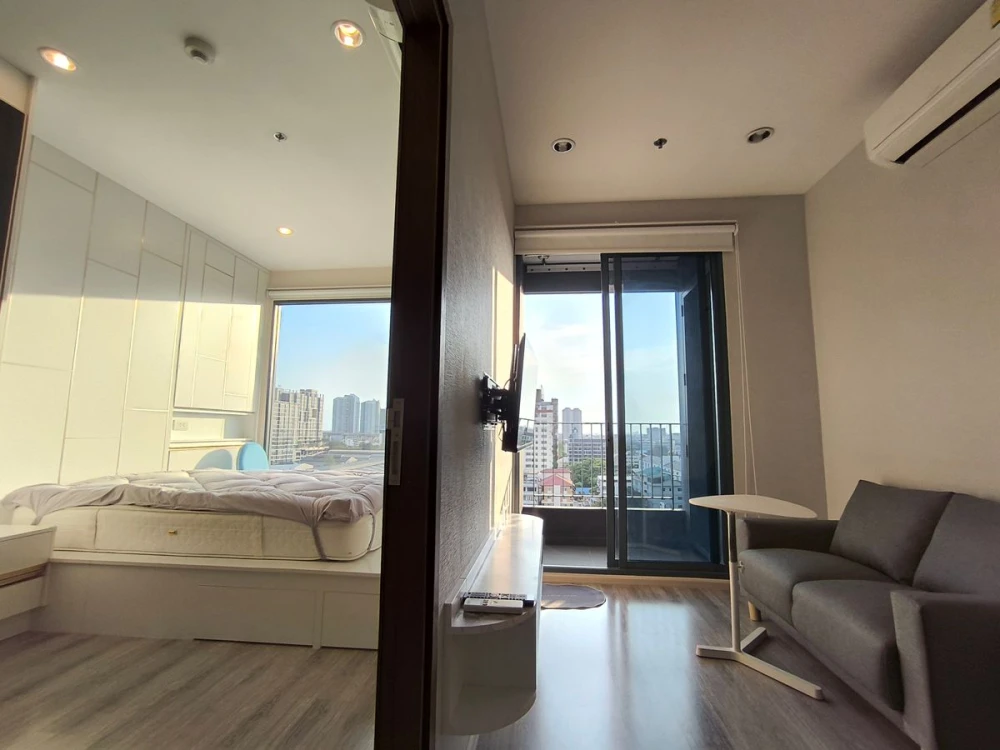 For rent!! Condo Ideo Mobi Sukhumvit 66, 10th floor, fully furnished, just bring your bags and move in. Don't miss it!!