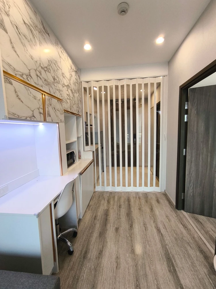 For rent!! Condo Ideo Mobi Sukhumvit 66, 10th floor, fully furnished, just bring your bags and move in. Don't miss it!!