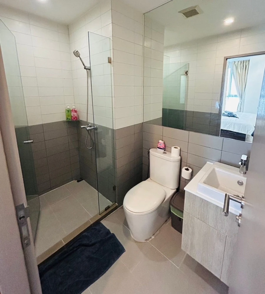 For rent!! Condo Ideo Mobi Sukhumvit 10th floor, Building B, swimming pool view, condo near BTS On Nut, hurry up and decide to rent now!!