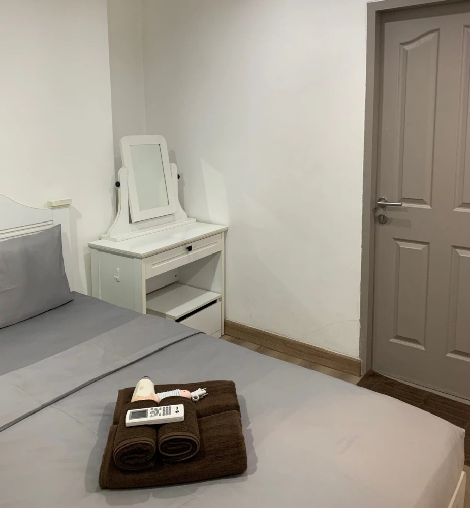 For rent!! Condo Ideo Mobi Sukhumvit 11th floor, Building B, swimming pool & BTS view, fully furnished, ready to move in, don't miss it!!
