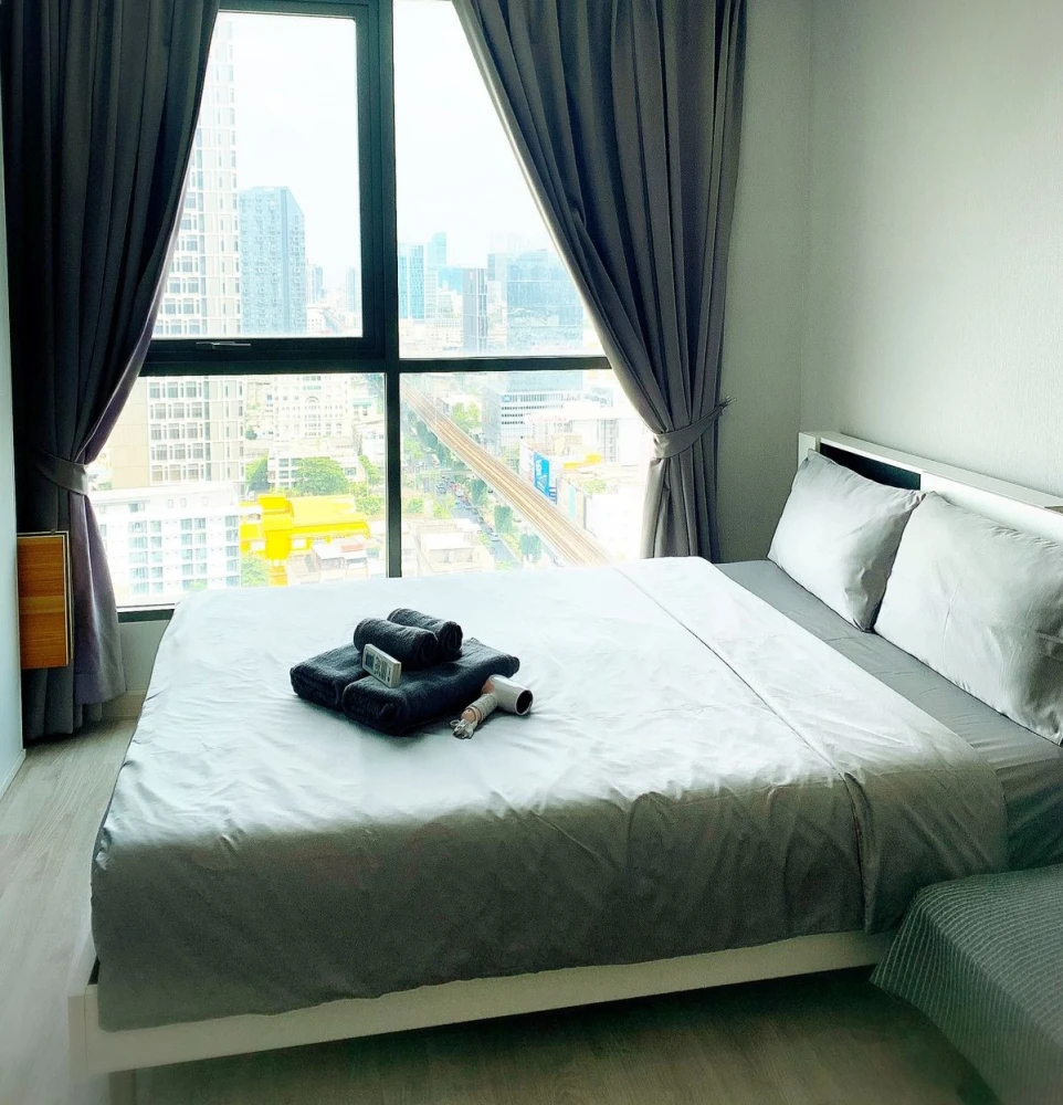 For rent!! Condo Ideo Mobi Sukhumvit 20th floor, city view, beautiful room, next to BTS On Nut, live in style in Sukhumvit area!!