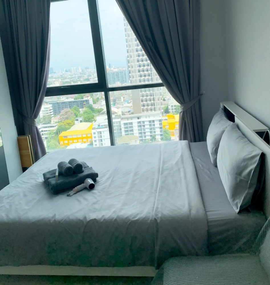 For rent!! Condo Ideo Mobi Sukhumvit 20th floor, city view, beautiful room, next to BTS On Nut, live in style in Sukhumvit area!!