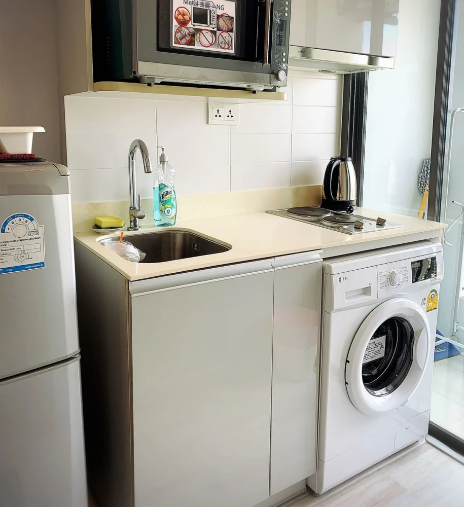 For rent!! Condo Ideo Mobi Sukhumvit 20th floor, city view, beautiful room, next to BTS On Nut, live in style in Sukhumvit area!!