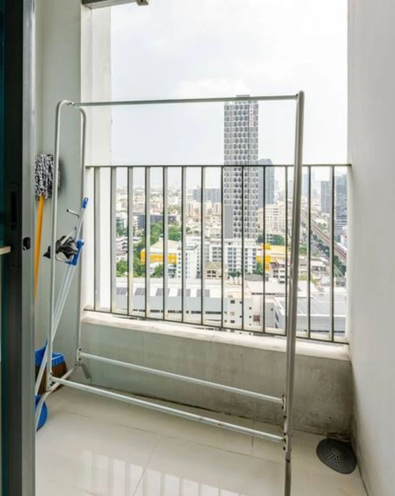 For rent!! Condo Ideo Mobi Sukhumvit 20th floor, city view, beautiful room, next to BTS On Nut, live in style in Sukhumvit area!!