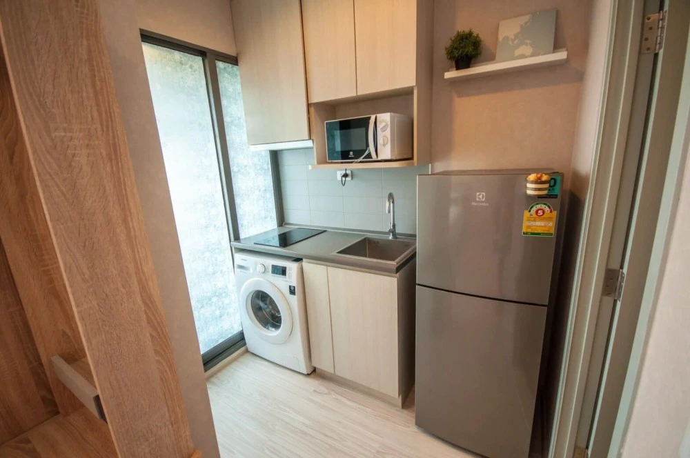 For rent!! Condo Ideo Mobi Sukhumvit Eastgate, 18th floor, swimming pool view, fully furnished, don't miss it!!