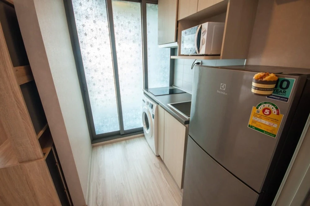 For rent!! Condo Ideo Mobi Sukhumvit Eastgate, 18th floor, swimming pool view, fully furnished, don't miss it!!