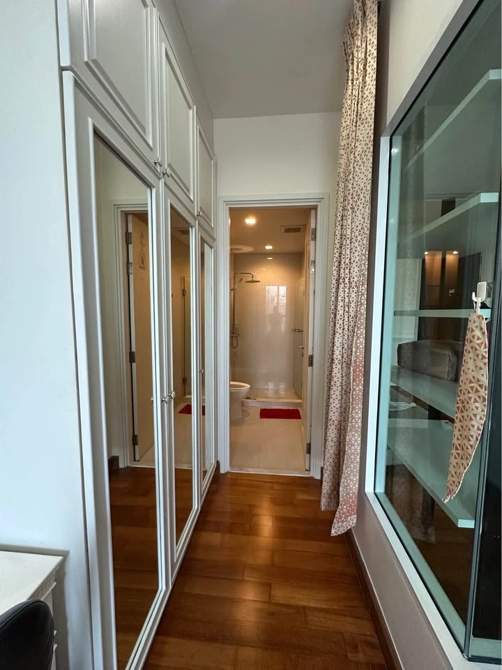For rent: Condo Ivy Sathorn 10, 19th floor, bright, spacious, airy, comfortable room, fully furnished, hurry and book now.