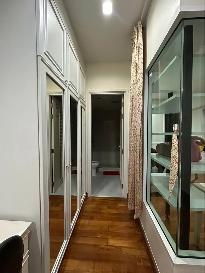 For rent: Condo Ivy Sathorn 10, 19th floor, bright, spacious, airy, comfortable room, fully furnished, hurry and book now.
