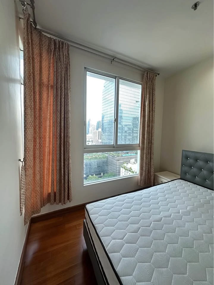 For rent: Condo Ivy Sathorn 10, 19th floor, bright, spacious, airy, comfortable room, fully furnished, hurry and book now.