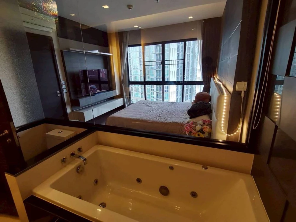 For rent!! Condo Ivy Ampio, beautiful room, open view, good price, ready to move in, hurry up and book now!!