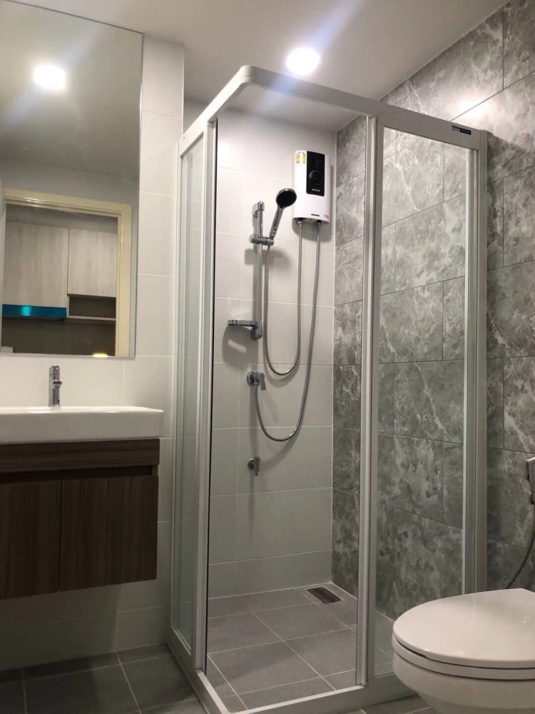Condo for rent, Ivory Ratchada 32, ready to move in, fully furnished. Just bring your suitcase!