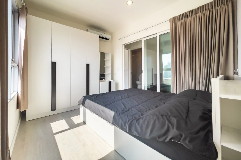 Condo for rent, Aspire Sathorn Tha Phra. Nice room, fully furnished with appliances. Just bring your belongings and move in! Don't wait!