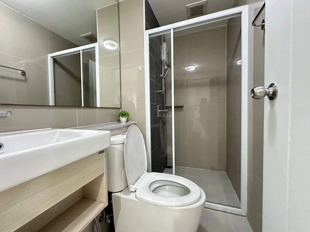 Condo for rent: The Privacy Rama 9, large room, 6th floor, pool view, great price, hurry and reserve now, don't miss out!
