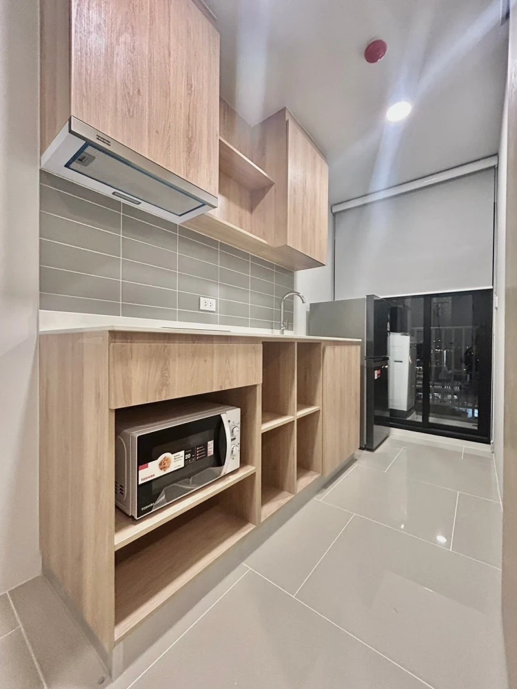 For rent: Chewathai Pinklao Condo, ready to move in, fully furnished, complete with amenities. Hurry and reserve now.