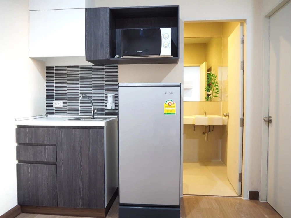 Condo for rent, Chewathai Ramkhamhaeng. Southwest facing unit on the 15th floor. Unobstructed view, overlooking Rajamangala Stadium at night – beautif