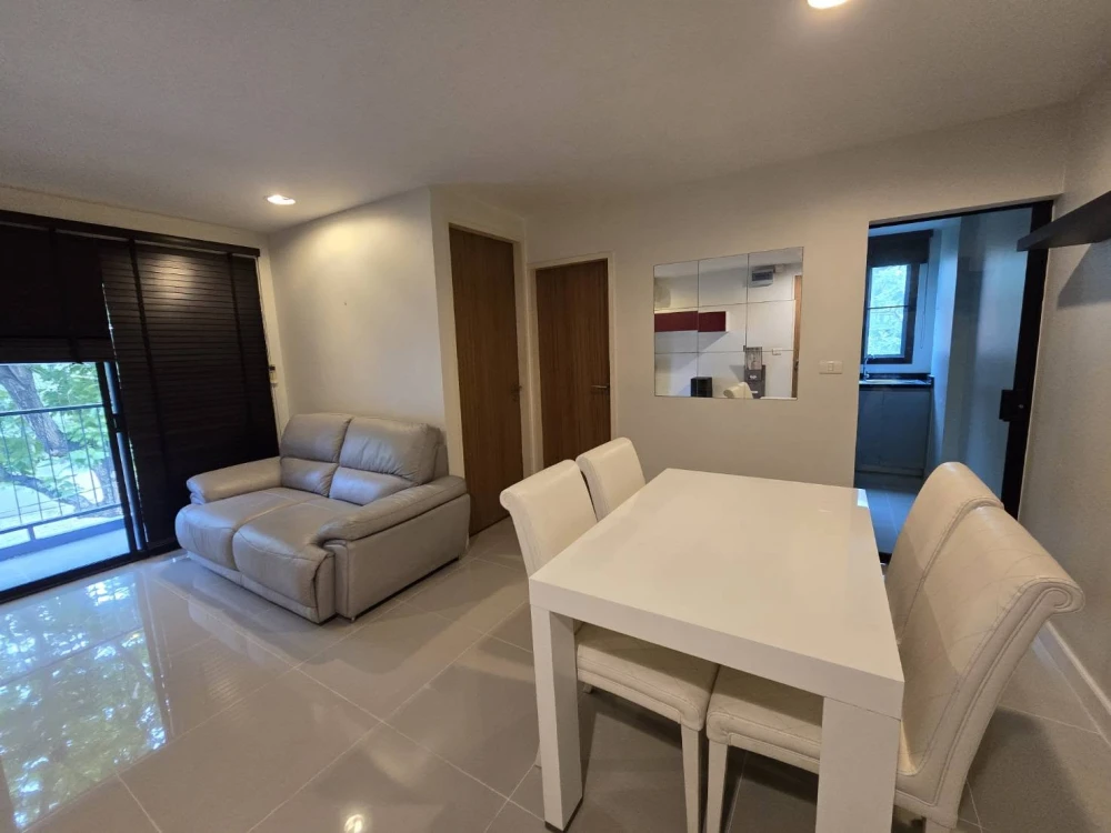Fully furnished condo for rent at Zenith Place Sukhumvit 42. Private corner unit at a great price—book now!