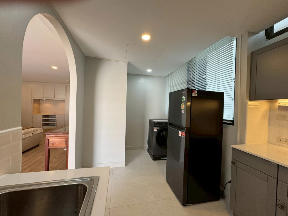 For rent: Supalai Place Sukhumvit 39 condo. Ready to move in, spacious living area. Don't miss out!