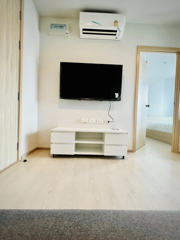 Condo for rent, New Noble Ngamwongwan, ready to move in, fully furnished, good price, just bring your bags and move in.