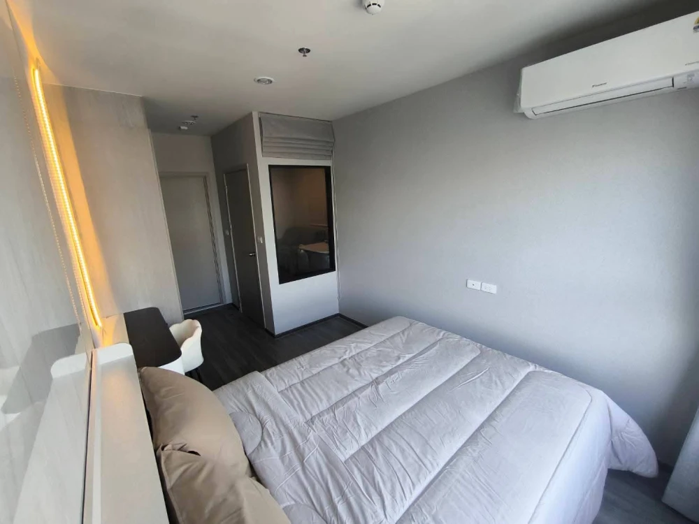 Condo for rent, Ideo Ramkhamhaeng - Lamsalee Station. Nicely decorated unit with high-quality built-in furniture. You'll regret missing out!