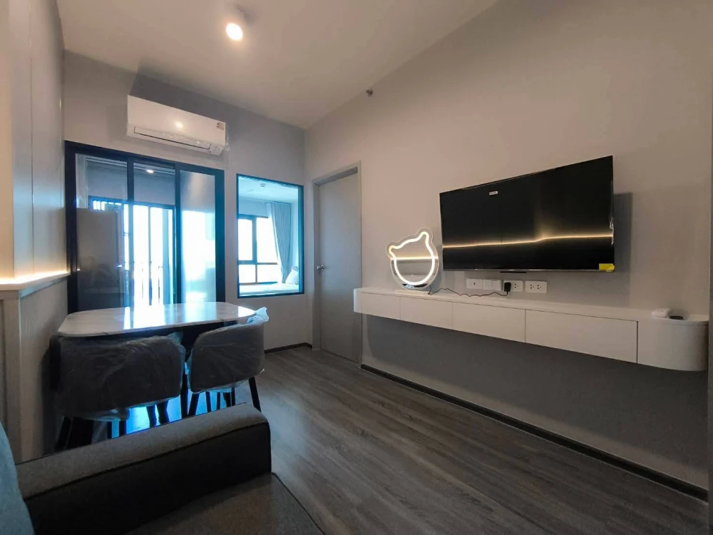 Condo for rent, Ideo Ramkhamhaeng - Lamsalee Station. Nicely decorated unit with high-quality built-in furniture. You'll regret missing out!