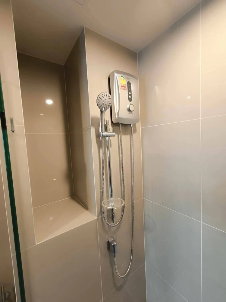 Condo for rent, Ideo Ramkhamhaeng - Lamsalee Station. Nicely decorated unit with high-quality built-in furniture. You'll regret missing out!
