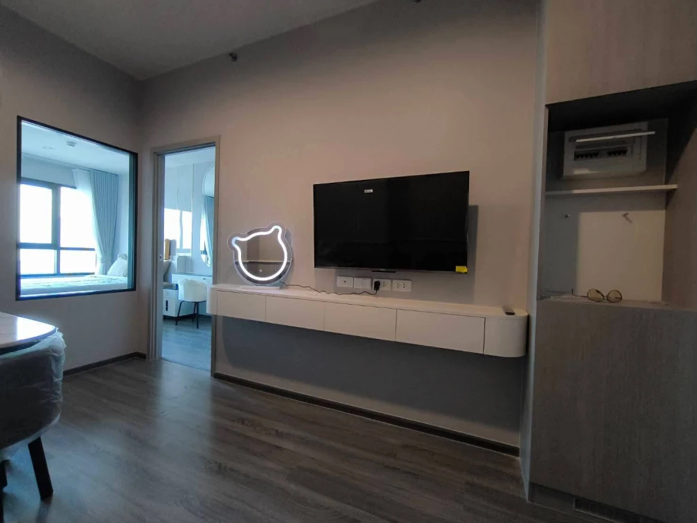 Condo for rent, Ideo Ramkhamhaeng - Lamsalee Station. Nicely decorated unit with high-quality built-in furniture. You'll regret missing out!