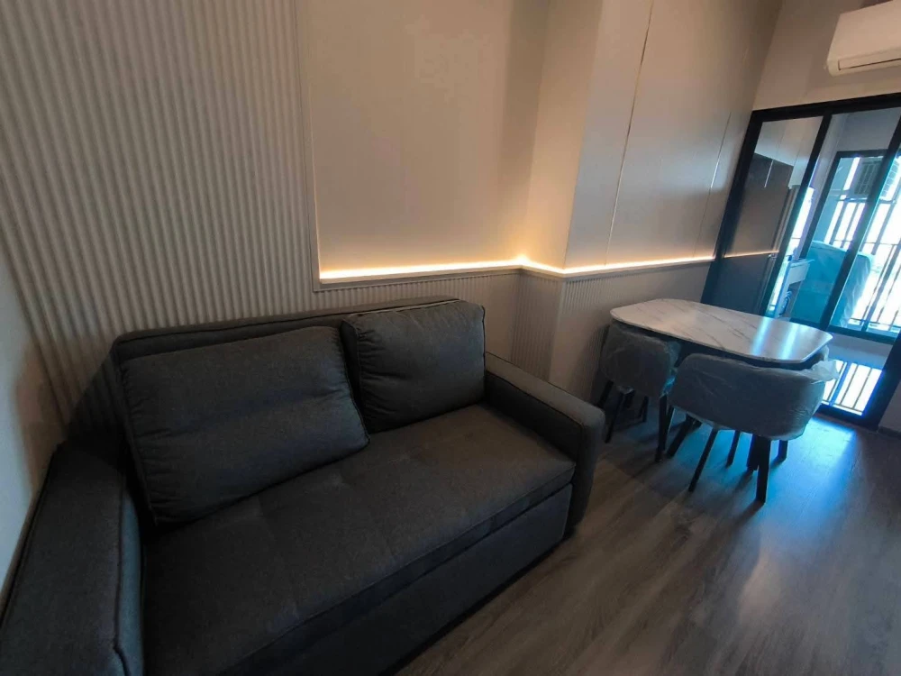 Condo for rent, Ideo Ramkhamhaeng - Lamsalee Station. Nicely decorated unit with high-quality built-in furniture. You'll regret missing out!