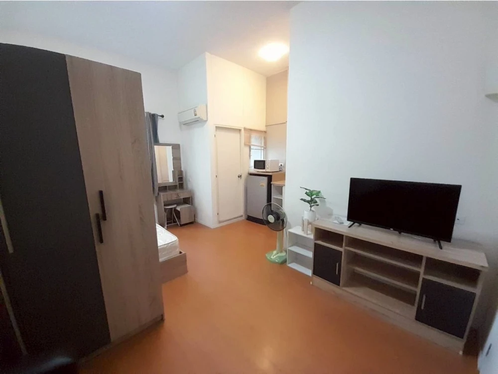 Condo for rent: Lumpini Condo Town Romklao-Suvarnabhumi. Ready to move in. Fully furnished. Reserve now at a great price. Don't miss out+++