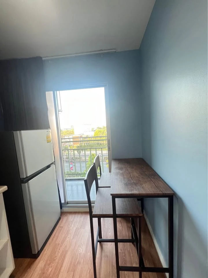 For rent or sell: Lumpini Mix Condo Theparak-Srinakarin, separate rooms, great price, hurry and reserve now.
