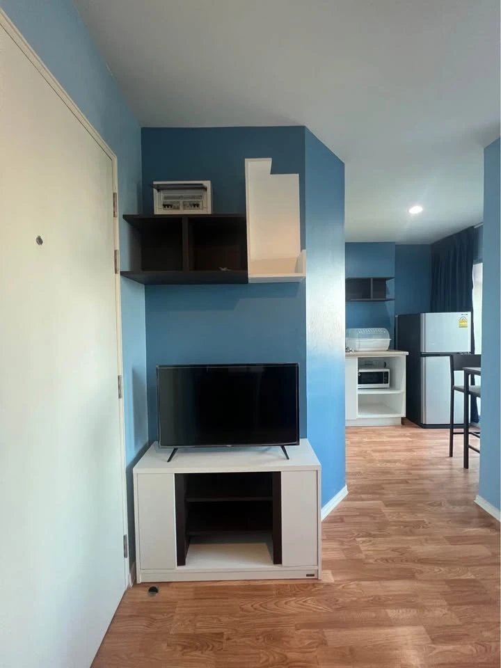 For rent or sell: Lumpini Mix Condo Theparak-Srinakarin, separate rooms, great price, hurry and reserve now.