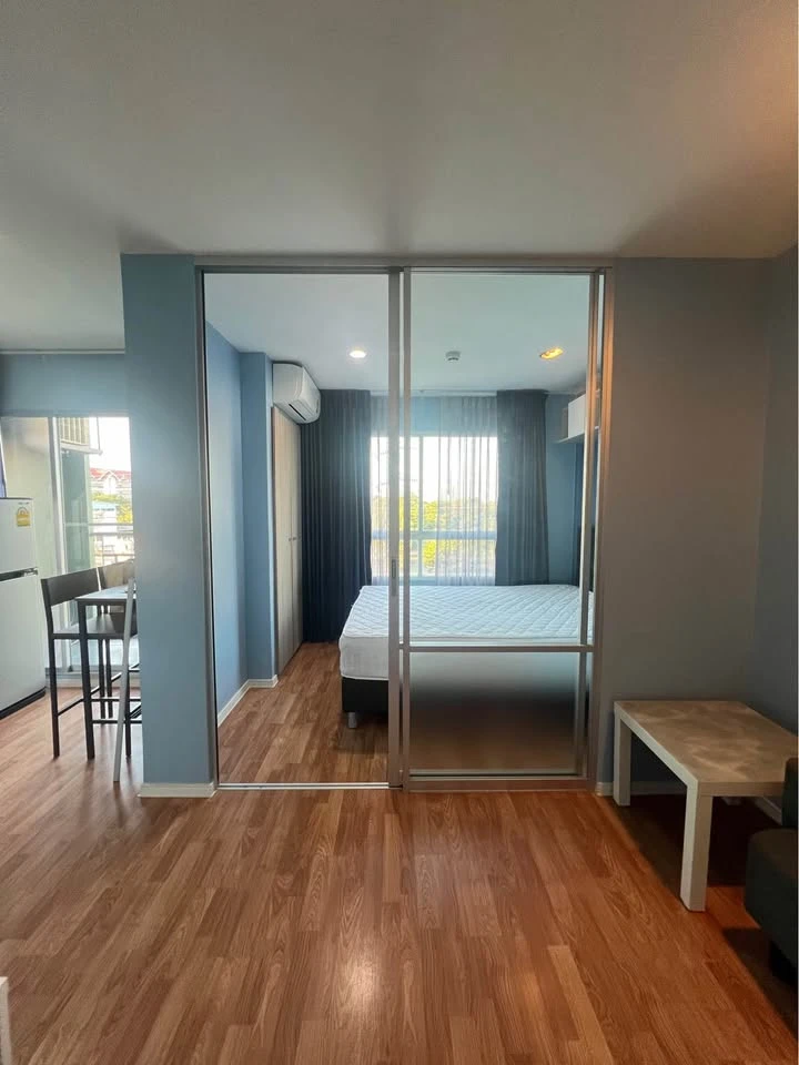 For rent or sell: Lumpini Mix Condo Theparak-Srinakarin, separate rooms, great price, hurry and reserve now.