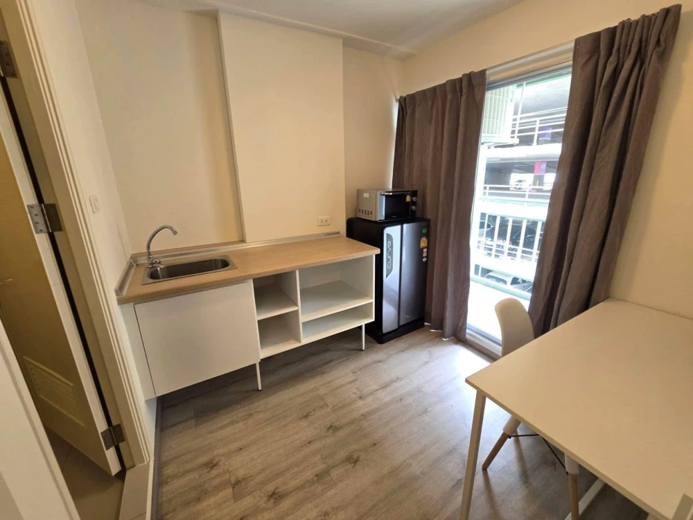Lumpini Township Rangsit-Khlong 1 condo for rent. Pleasant living space, full amenities, and a great price—book now so you don't miss out!