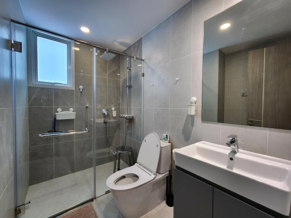 For rent: Supalai Premier Si Phraya-Samyan condo. Ready to move in, high floor, spacious and comfortable, perfect for a family. Book now!