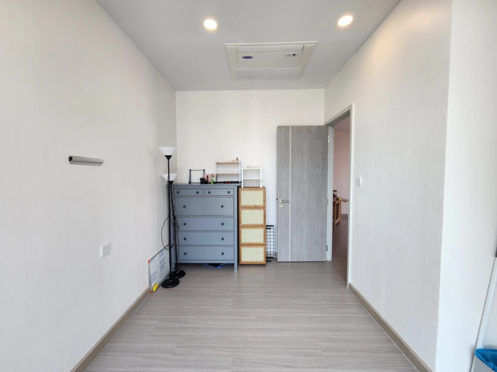 For rent: Supalai Premier Si Phraya-Samyan condo. Ready to move in, high floor, spacious and comfortable, perfect for a family. Book now!