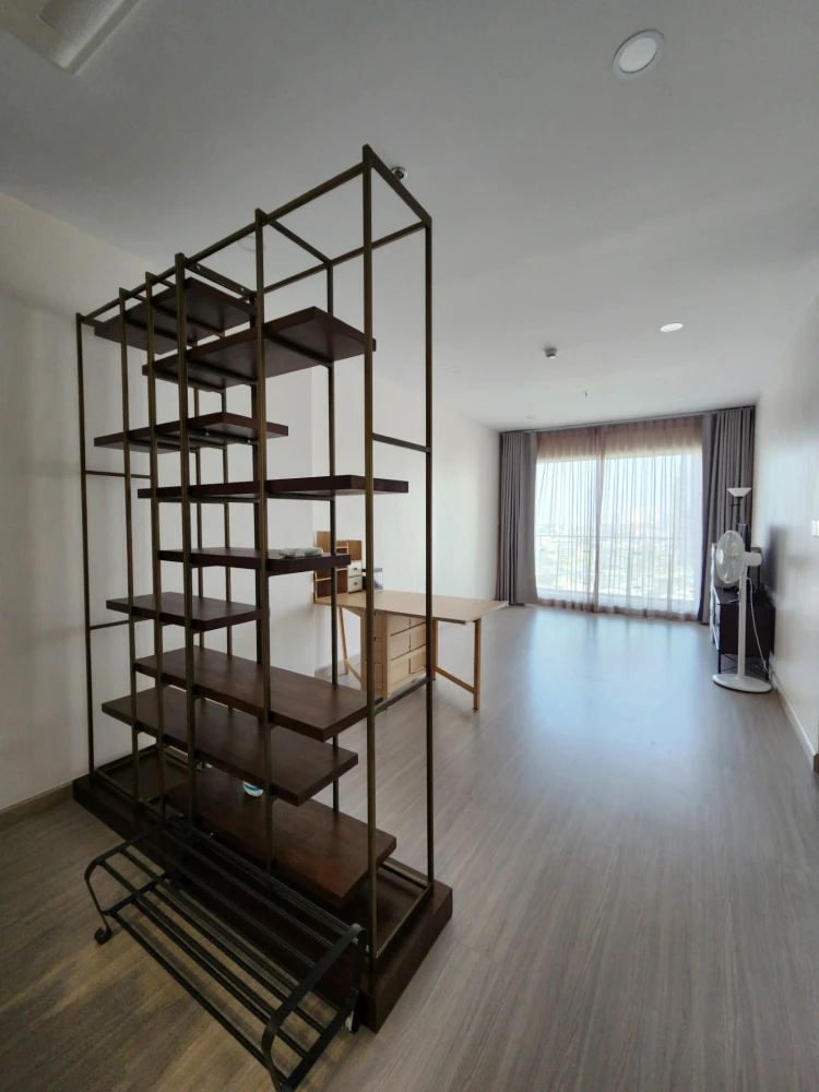 For rent: Supalai Premier Si Phraya-Samyan condo. Ready to move in, high floor, spacious and comfortable, perfect for a family. Book now!