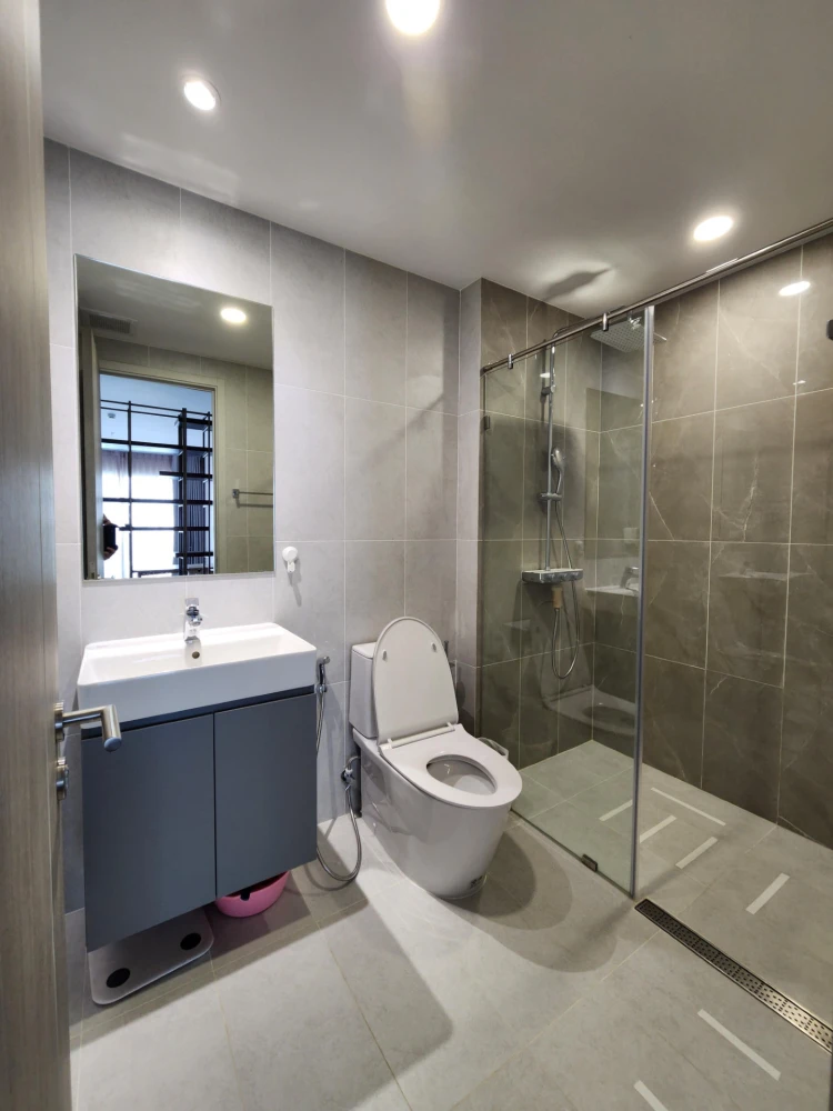 For rent: Supalai Premier Si Phraya-Samyan condo. Ready to move in, high floor, spacious and comfortable, perfect for a family. Book now!