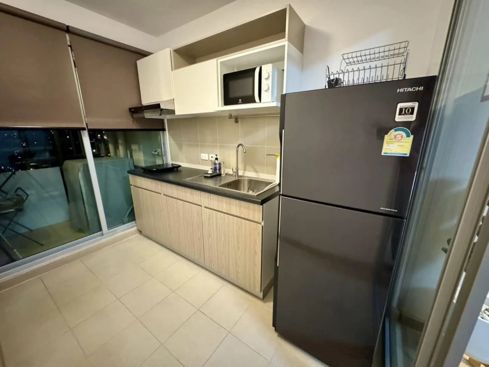 Condo for rent Supalai Veranda Rama 9, beautifully decorated room, built-in furniture throughout the room. You'll regret not booking it.