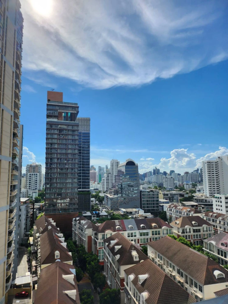 For rent: Luxury condo, Park Origin Thonglor, fully furnished, 2 bedrooms, 1 bathroom, just bring your belongings and move in!