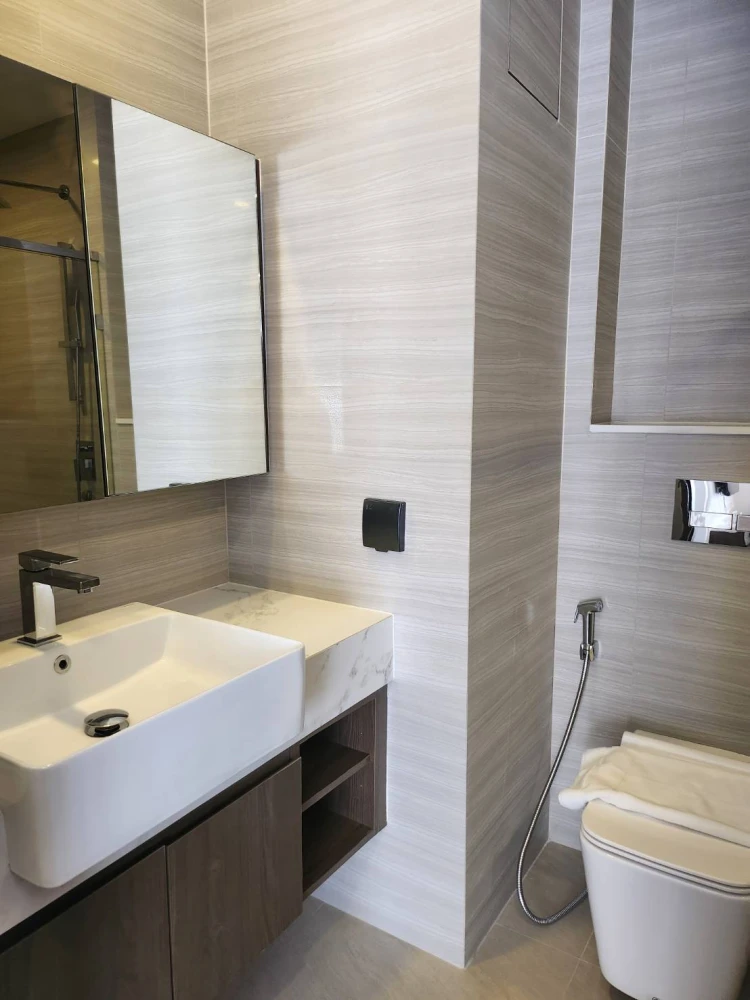 For rent: Luxury condo, Park Origin Thonglor, fully furnished, 2 bedrooms, 1 bathroom, just bring your belongings and move in!