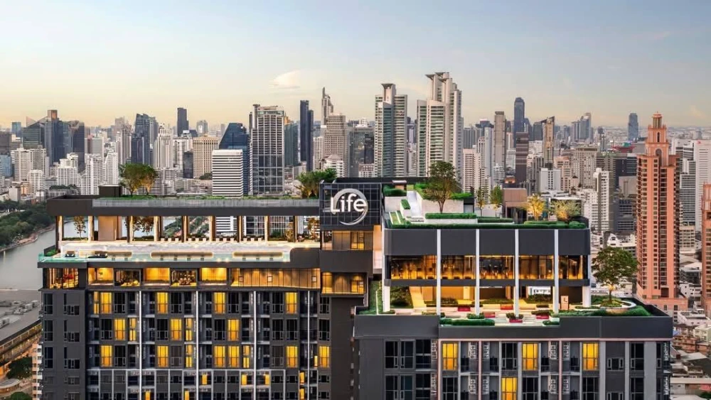 For rent: Luxury condo Life Rama 4 - Asoke, 1 bedroom, 1 bathroom, 16th floor, beautiful city view, complete here, come and reserve now.