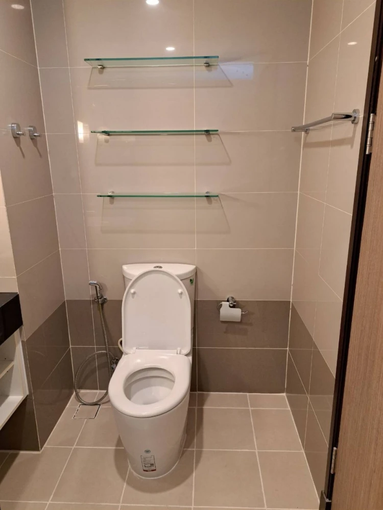 For rent, luxury condo, Supalai River Resort, ready to move in, full facilities, book now, don't miss out.