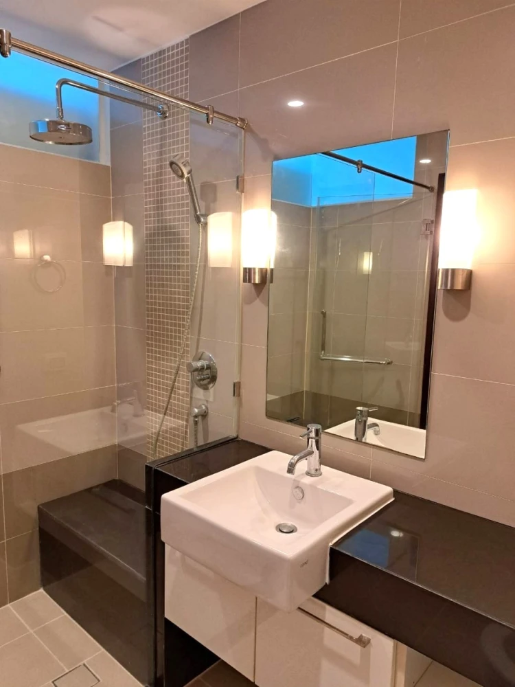 For rent, luxury condo, Supalai River Resort, ready to move in, full facilities, book now, don't miss out.