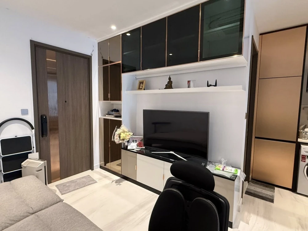 Luxury condo for rent, Supalai Icon Sathorn (on Sathorn Road), fully furnished and ready to move in. Complete with furniture and appliances.