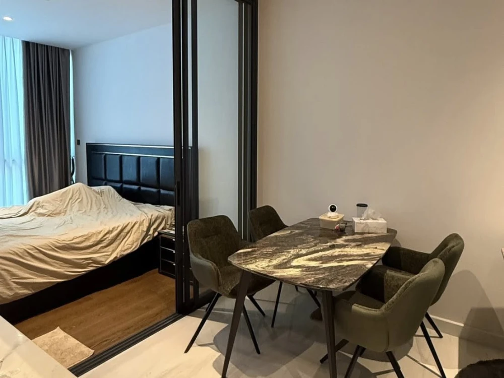 Luxury condo for rent, Supalai Icon Sathorn (on Sathorn Road), fully furnished and ready to move in. Complete with furniture and appliances.